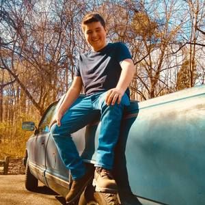 Meet your Posher, Clint